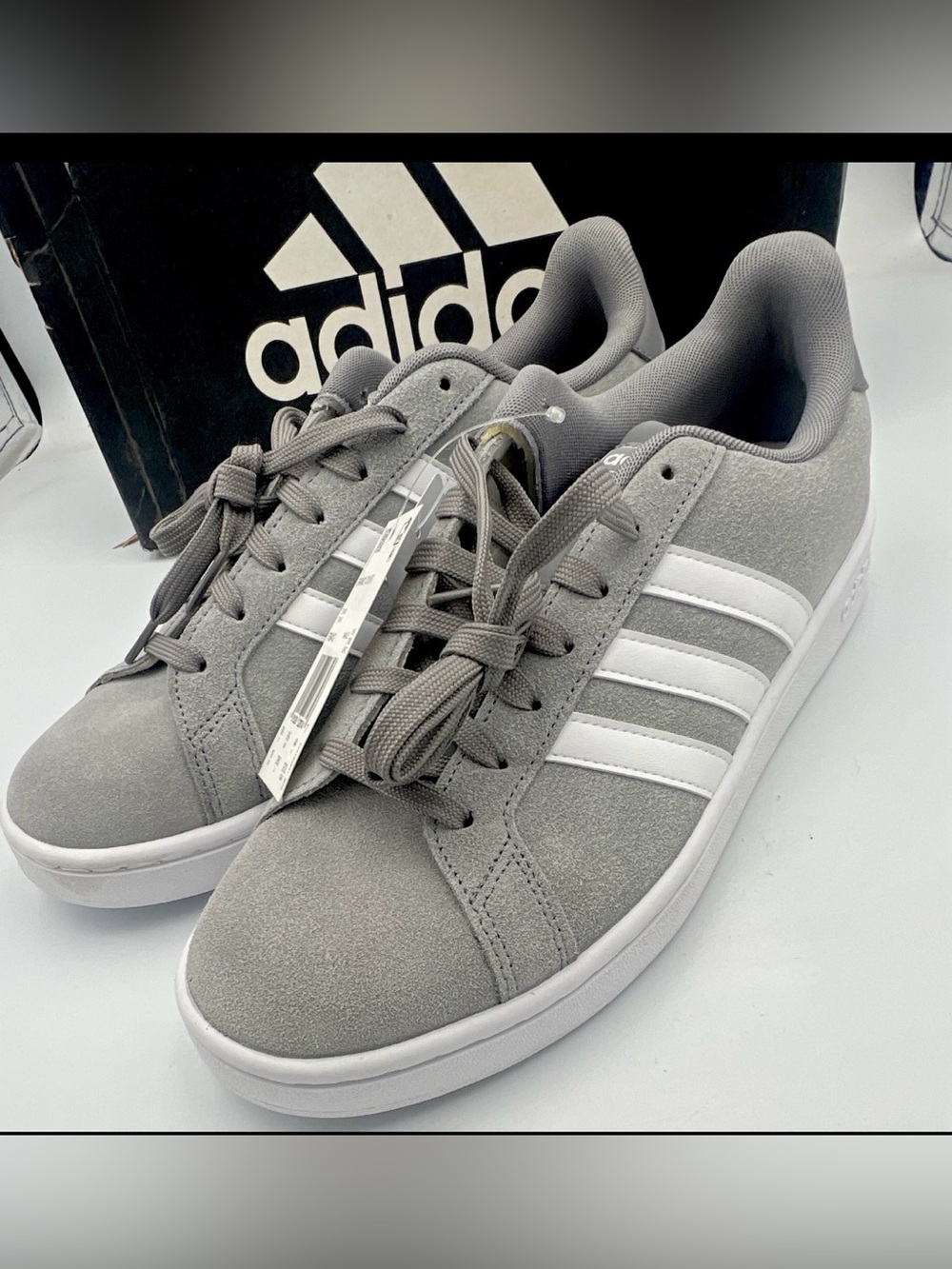 adidas Grand Court Men’s Sneakers Gray/White Suede Comfort Cushioned Size 10 NWB